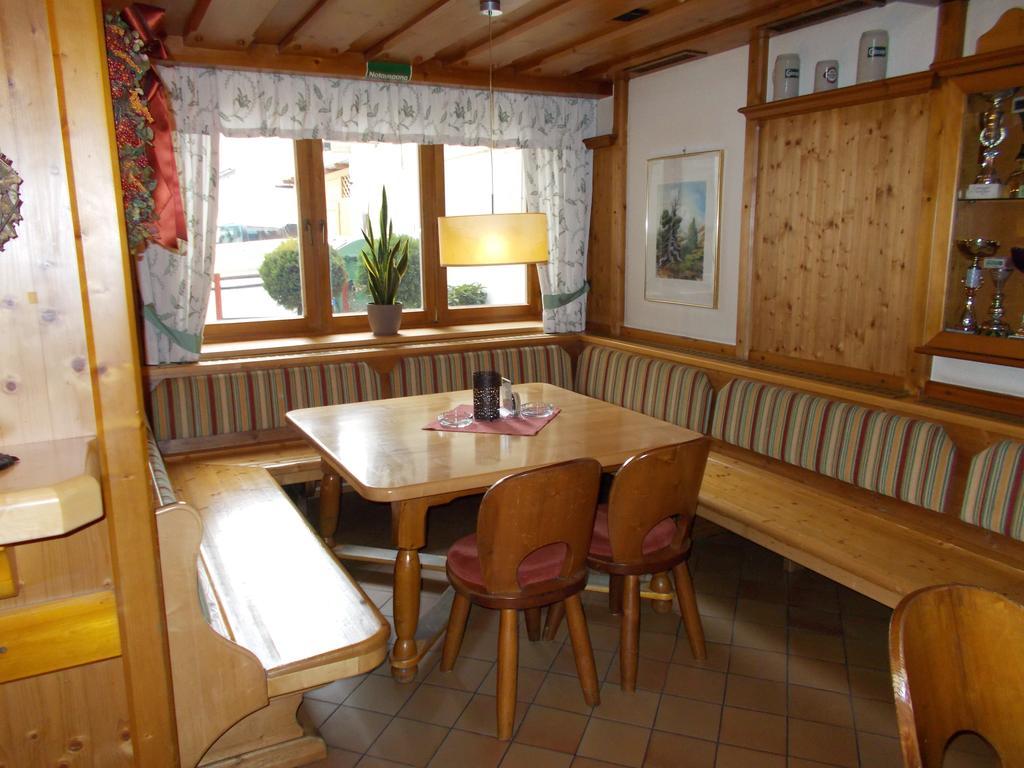 Gasthof Grillitsch Roesslwirt Obdach Exterior photo