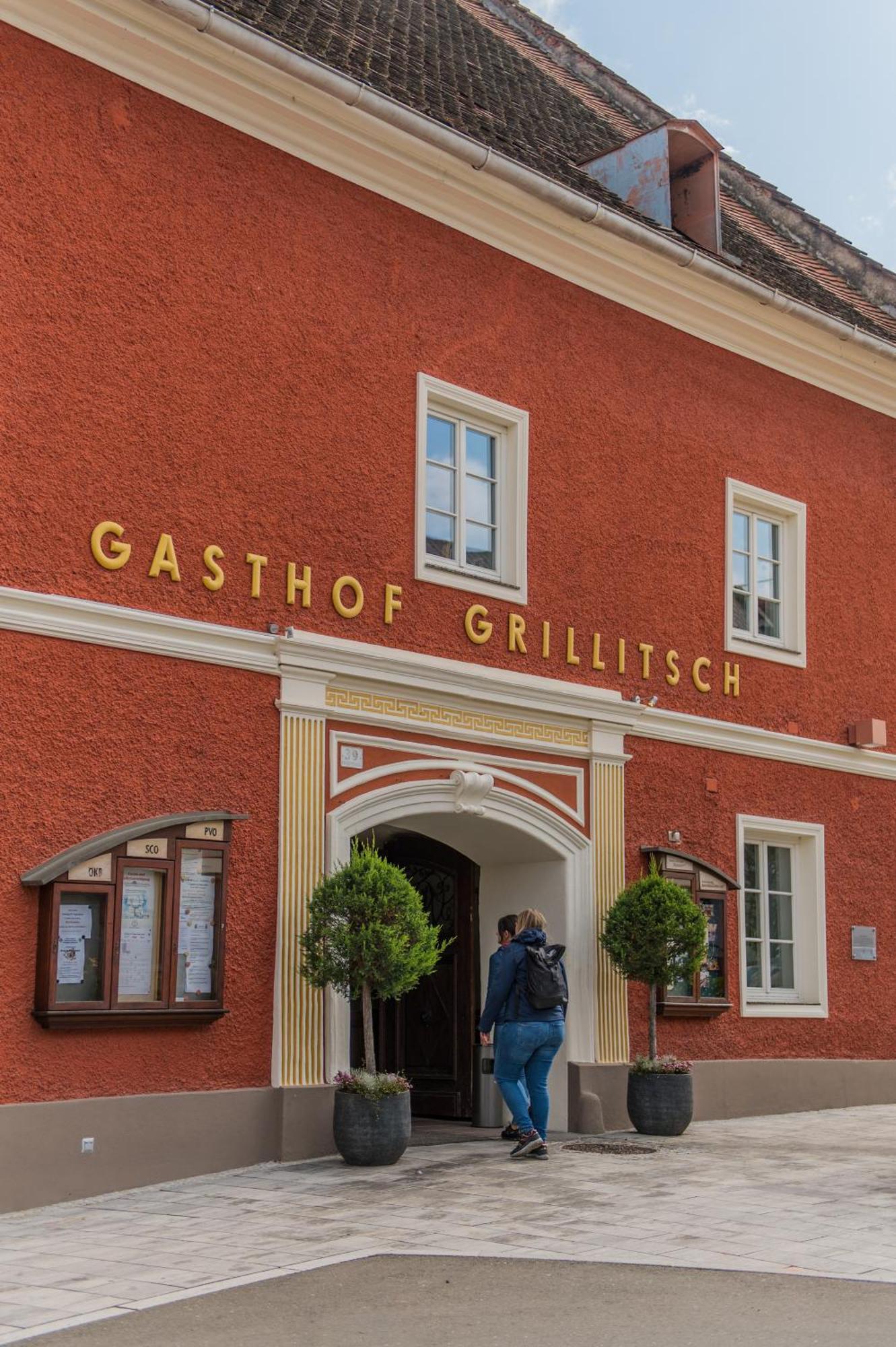 Gasthof Grillitsch Roesslwirt Obdach Exterior photo